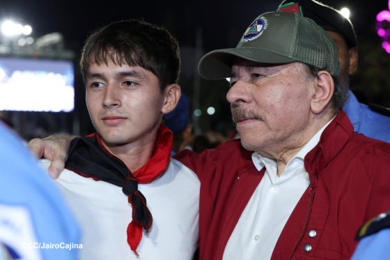Daniel y Rosario presiden Acto Central por el Día de la Dignidad Nacional