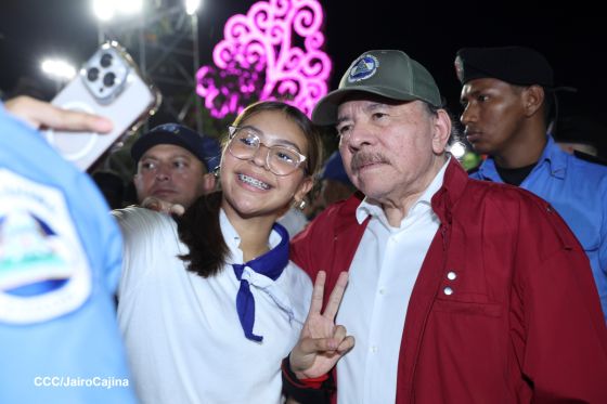 Daniel y Rosario presiden Acto Central por el Día de la Dignidad Nacional