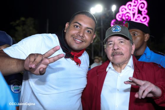 Daniel y Rosario presiden Acto Central por el Día de la Dignidad Nacional
