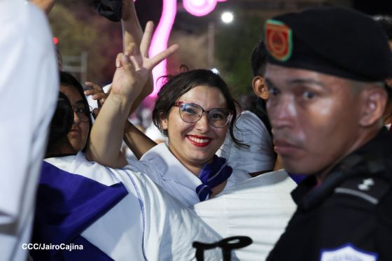 Daniel y Rosario presiden Acto Central por el Día de la Dignidad Nacional