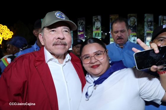 Daniel y Rosario presiden Acto Central por el Día de la Dignidad Nacional