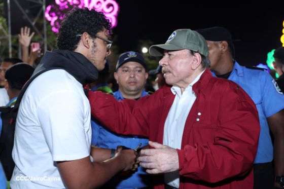 Daniel y Rosario presiden Acto Central por el Día de la Dignidad Nacional