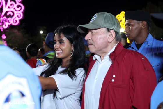 Daniel y Rosario presiden Acto Central por el Día de la Dignidad Nacional