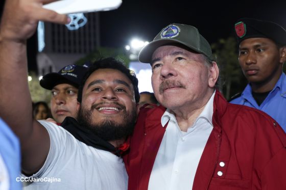 Daniel y Rosario presiden Acto Central por el Día de la Dignidad Nacional