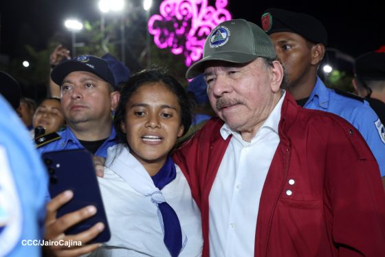 Daniel y Rosario presiden Acto Central por el Día de la Dignidad Nacional