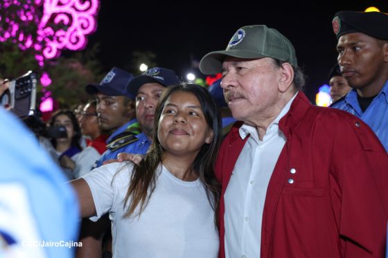 Daniel y Rosario presiden Acto Central por el Día de la Dignidad Nacional