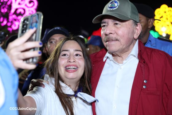 Daniel y Rosario presiden Acto Central por el Día de la Dignidad Nacional
