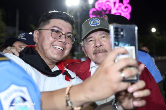 Daniel y Rosario presiden Acto Central por el Día de la Dignidad Nacional
