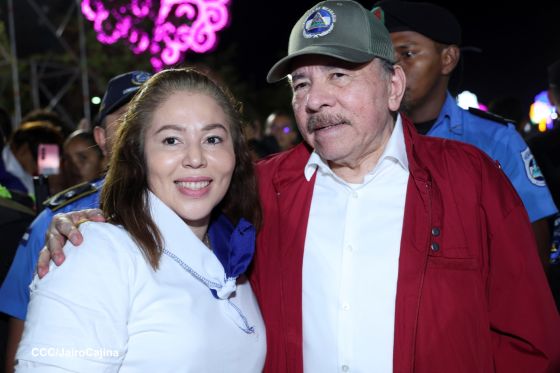 Daniel y Rosario presiden Acto Central por el Día de la Dignidad Nacional