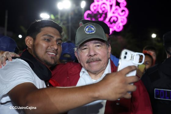 Daniel y Rosario presiden Acto Central por el Día de la Dignidad Nacional