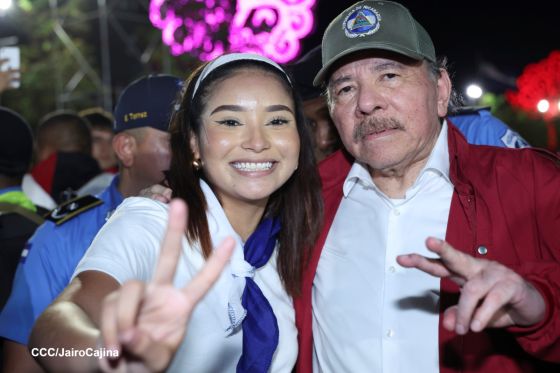 Daniel y Rosario presiden Acto Central por el Día de la Dignidad Nacional