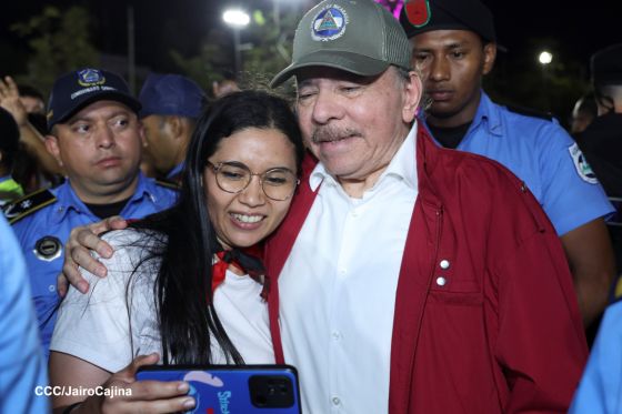Daniel y Rosario presiden Acto Central por el Día de la Dignidad Nacional