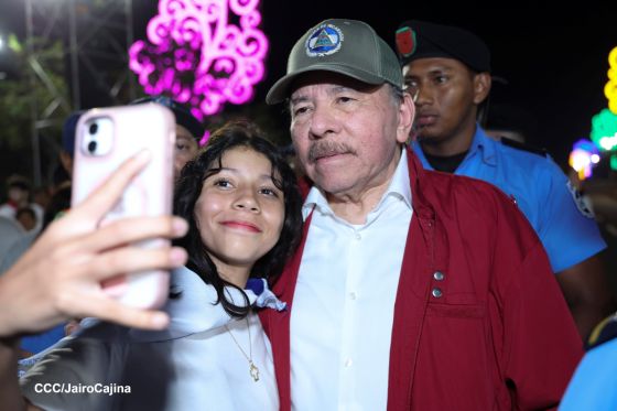 Daniel y Rosario presiden Acto Central por el Día de la Dignidad Nacional