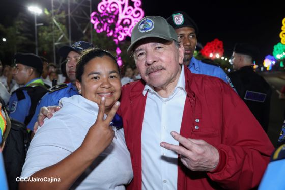 Daniel y Rosario presiden Acto Central por el Día de la Dignidad Nacional