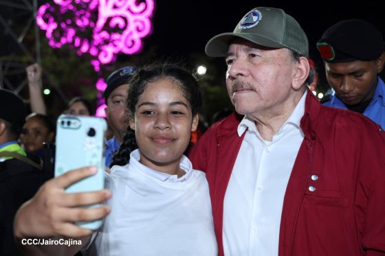 Daniel y Rosario presiden Acto Central por el Día de la Dignidad Nacional