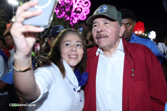 Daniel y Rosario presiden Acto Central por el Día de la Dignidad Nacional