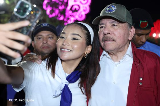 Daniel y Rosario presiden Acto Central por el Día de la Dignidad Nacional