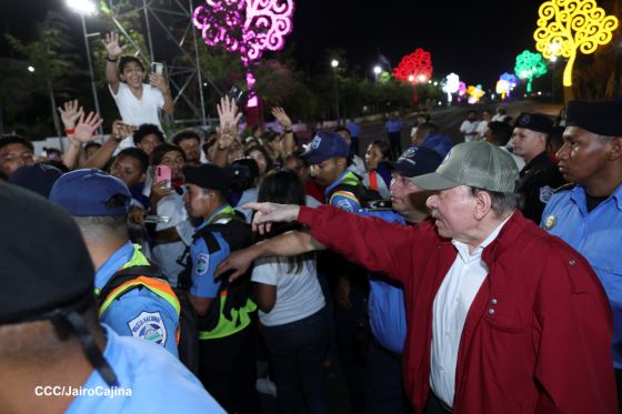 Daniel y Rosario presiden Acto Central por el Día de la Dignidad Nacional