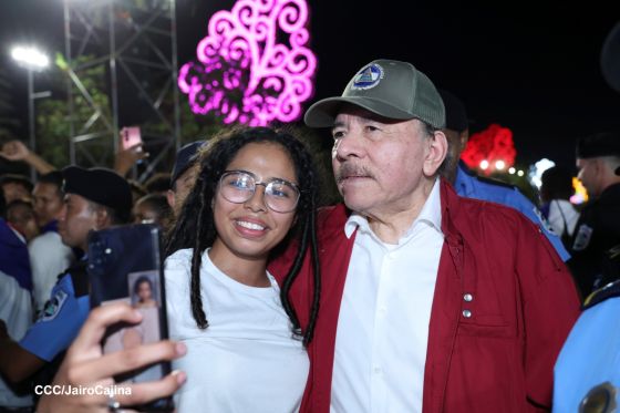 Daniel y Rosario presiden Acto Central por el Día de la Dignidad Nacional