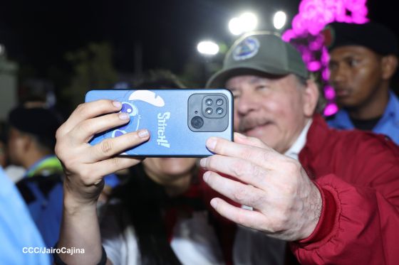 Daniel y Rosario presiden Acto Central por el Día de la Dignidad Nacional