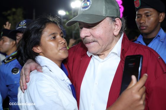 Daniel y Rosario presiden Acto Central por el Día de la Dignidad Nacional