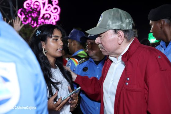 Daniel y Rosario presiden Acto Central por el Día de la Dignidad Nacional