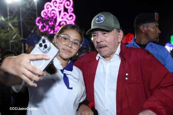 Daniel y Rosario presiden Acto Central por el Día de la Dignidad Nacional