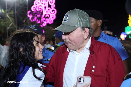 Daniel y Rosario presiden Acto Central por el Día de la Dignidad Nacional