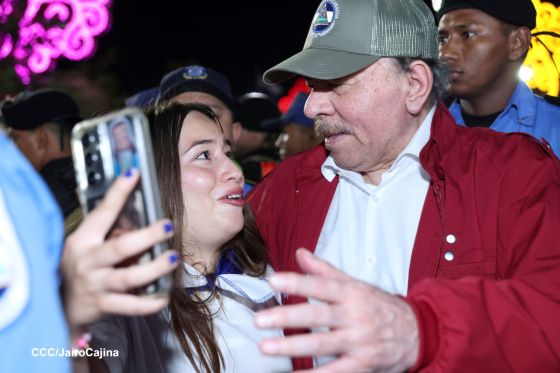 Daniel y Rosario presiden Acto Central por el Día de la Dignidad Nacional