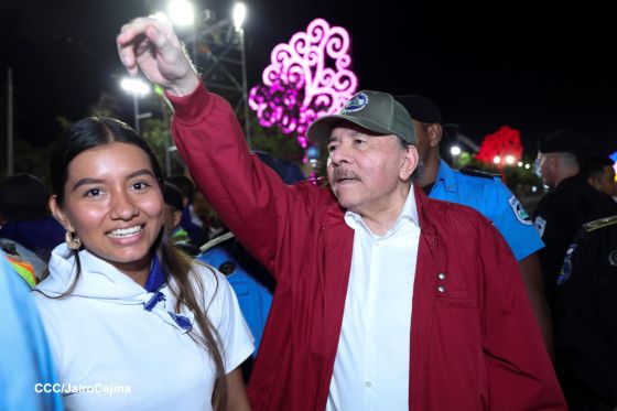 Daniel y Rosario presiden Acto Central por el Día de la Dignidad Nacional