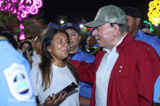 Daniel y Rosario presiden Acto Central por el Día de la Dignidad Nacional