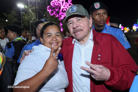 Daniel y Rosario presiden Acto Central por el Día de la Dignidad Nacional