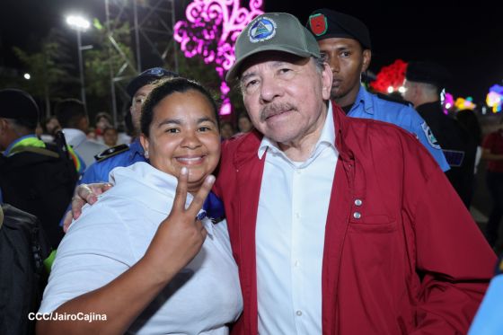 Daniel y Rosario presiden Acto Central por el Día de la Dignidad Nacional