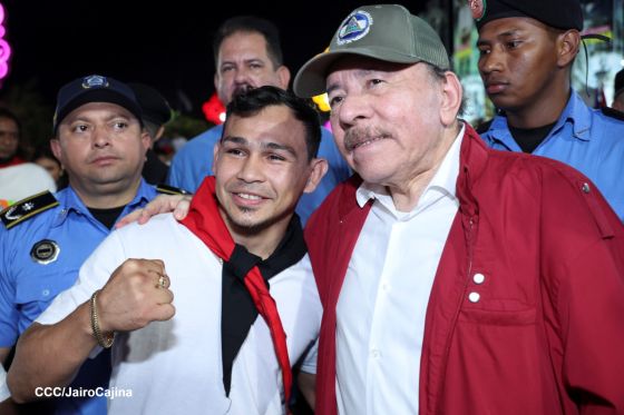 Daniel y Rosario presiden Acto Central por el Día de la Dignidad Nacional