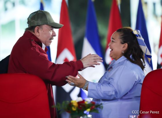Daniel y Rosario presiden Acto Central por el Día de la Dignidad Nacional
