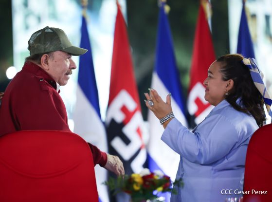 Daniel y Rosario presiden Acto Central por el Día de la Dignidad Nacional