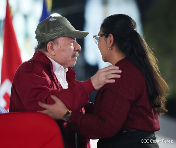 Daniel y Rosario presiden Acto Central por el Día de la Dignidad Nacional