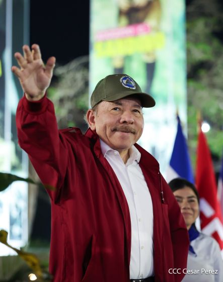 Daniel y Rosario presiden Acto Central por el Día de la Dignidad Nacional