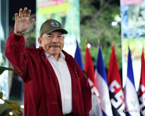 Daniel y Rosario presiden Acto Central por el Día de la Dignidad Nacional
