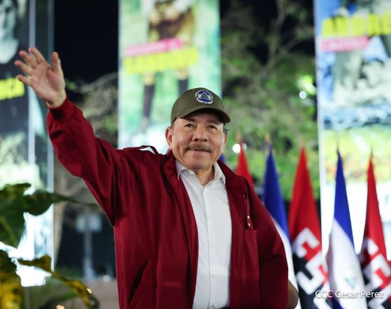 Daniel y Rosario presiden Acto Central por el Día de la Dignidad Nacional