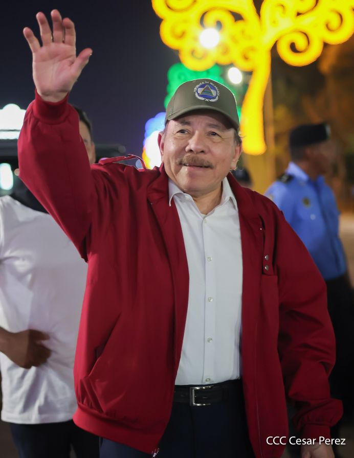 Daniel y Rosario presiden Acto Central por el Día de la Dignidad Nacional