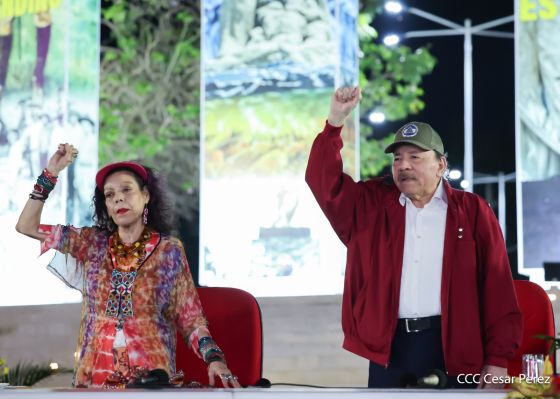 Daniel y Rosario presiden Acto Central por el Día de la Dignidad Nacional