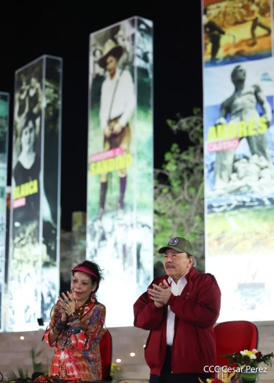 Daniel y Rosario presiden Acto Central por el Día de la Dignidad Nacional
