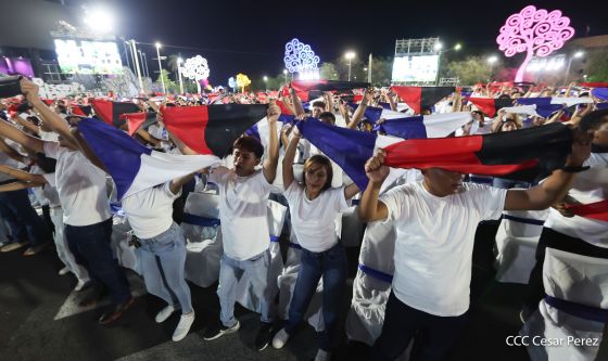 Daniel y Rosario presiden Acto Central por el Día de la Dignidad Nacional