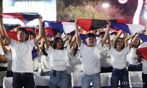 Daniel y Rosario presiden Acto Central por el Día de la Dignidad Nacional