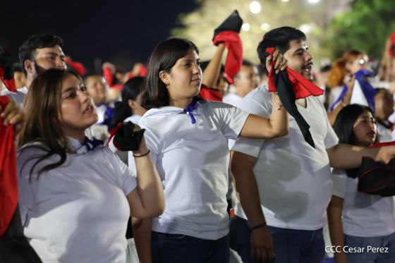 Daniel y Rosario presiden Acto Central por el Día de la Dignidad Nacional