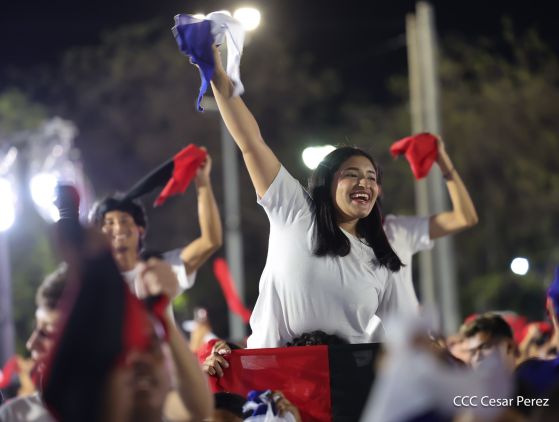 Daniel y Rosario presiden Acto Central por el Día de la Dignidad Nacional
