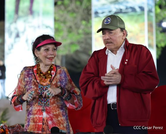 Daniel y Rosario presiden Acto Central por el Día de la Dignidad Nacional