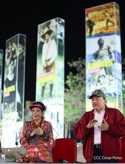 Daniel y Rosario presiden Acto Central por el Día de la Dignidad Nacional