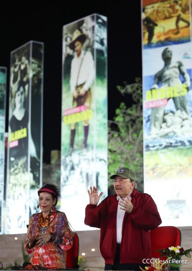 Daniel y Rosario presiden Acto Central por el Día de la Dignidad Nacional